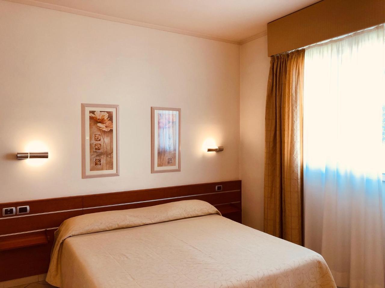 Hotel Delfina Signa Eksteriør bilde